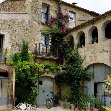 Sant Jordi Desvalls Can Tat, Loft In A Old Coach House מראה חיצוני תמונה