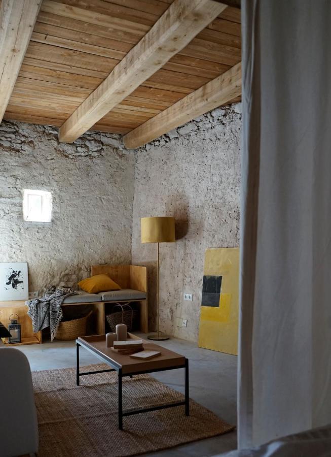 Sant Jordi Desvalls Can Tat, Loft In A Old Coach House מראה חיצוני תמונה