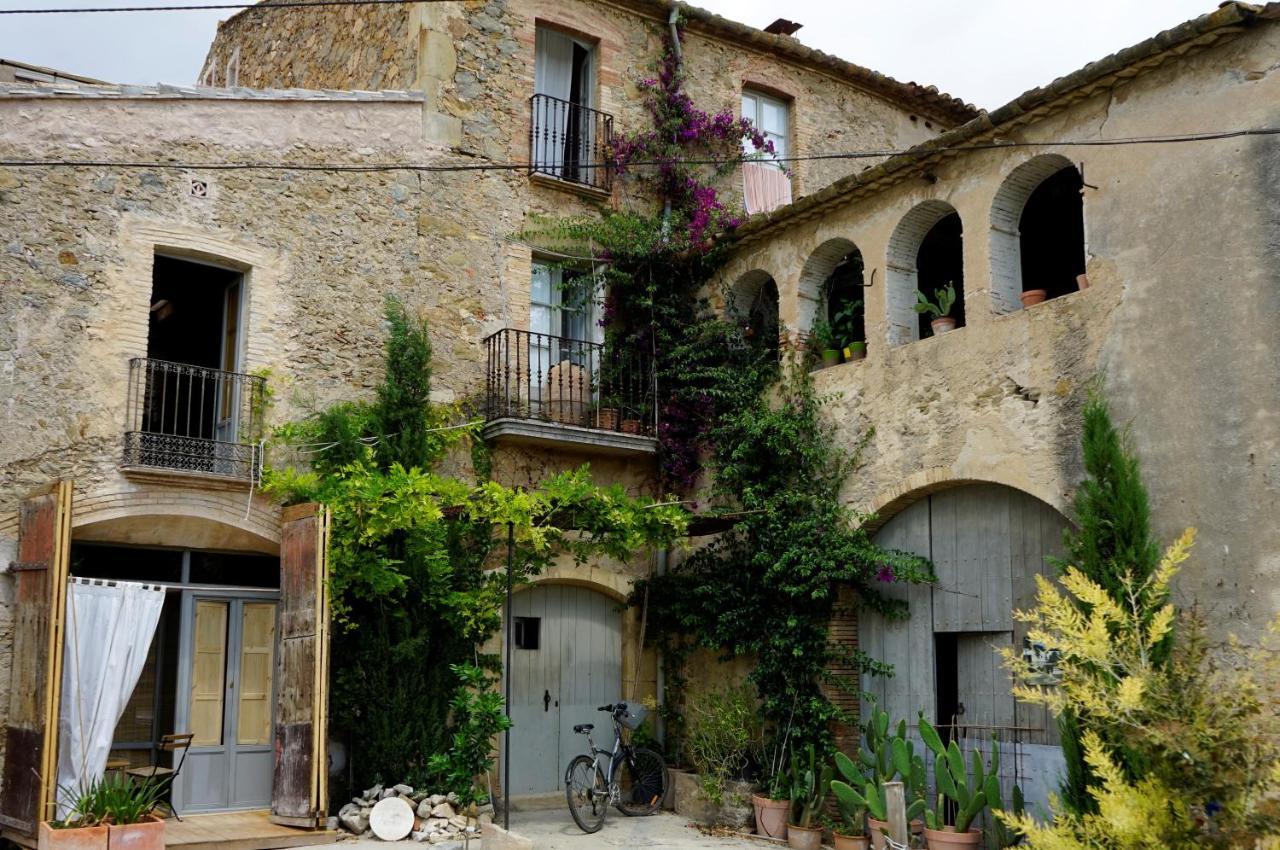 Sant Jordi Desvalls Can Tat, Loft In A Old Coach House מראה חיצוני תמונה