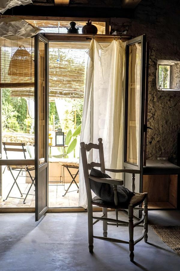 Sant Jordi Desvalls Can Tat, Loft In A Old Coach House מראה חיצוני תמונה