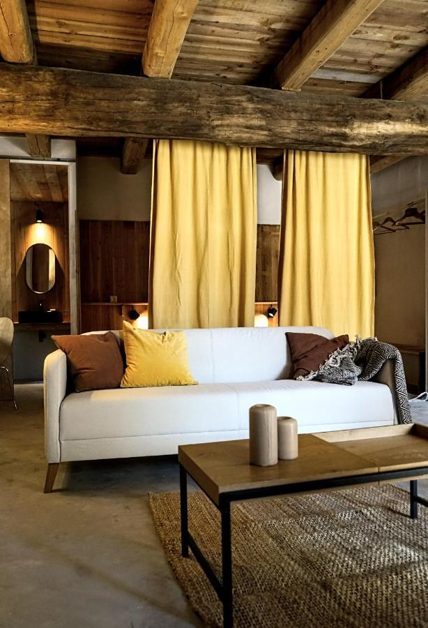 Sant Jordi Desvalls Can Tat, Loft In A Old Coach House מראה חיצוני תמונה