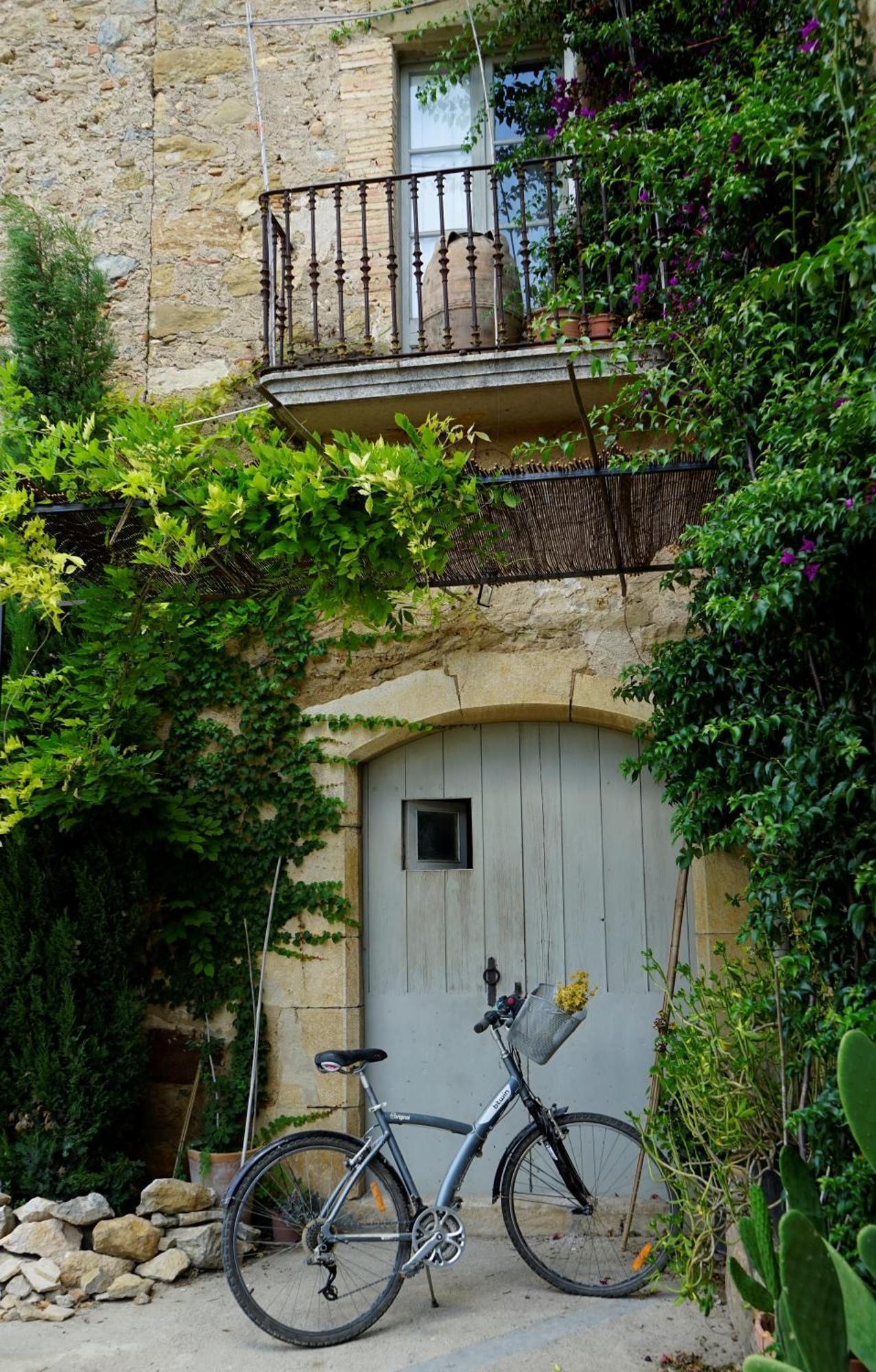 Sant Jordi Desvalls Can Tat, Loft In A Old Coach House מראה חיצוני תמונה